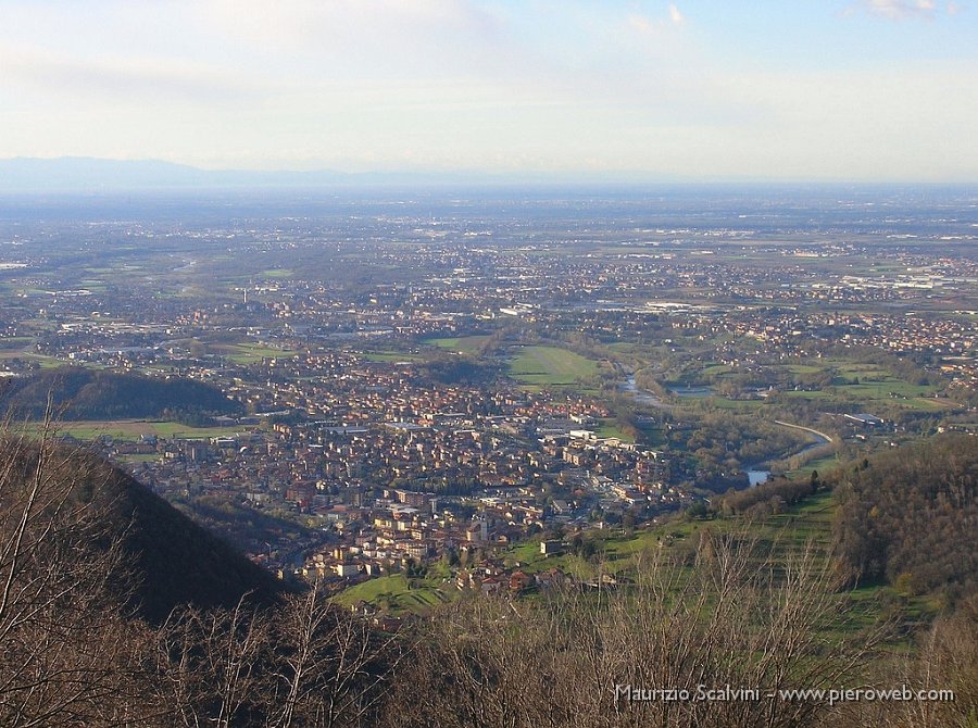 04 Dai Prati Parini. Sole splendente su  Almè, Villa d'Almè e la pianura.JPG